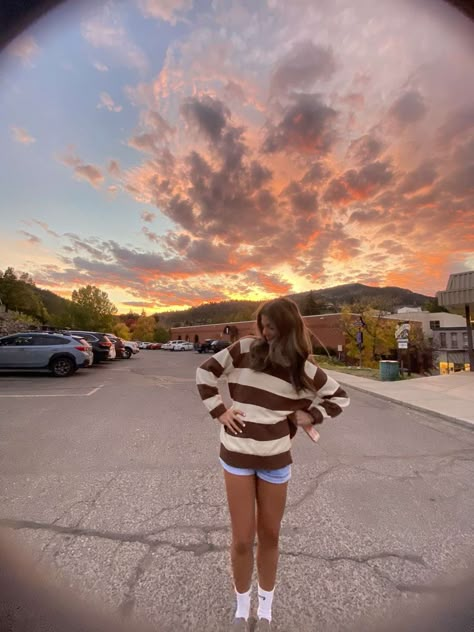 Utah Outfits Spring, Utah Girl Aesthetic Outfits, Utah Aesthetic Outfits, Utah Outfits Summer, Utah Girl Fits, Gronala Girl Outfit, Utah Girl Aesthetic, Utah Fits, Granola Girl Fits