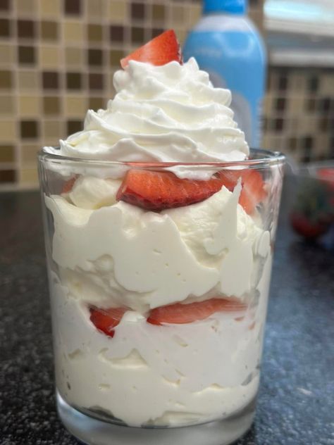 Strawberry Cheesecake Parfait, Whipped Greek Yogurt, Strawberry Yogurt Parfait, Strawberry Cheesecake Parfaits, Weight Watchers Cheesecake, Cheesecake Parfait, Greek Yogurt Cheesecake, Yogurt Cheesecake, Cheesecake With Whipped Cream