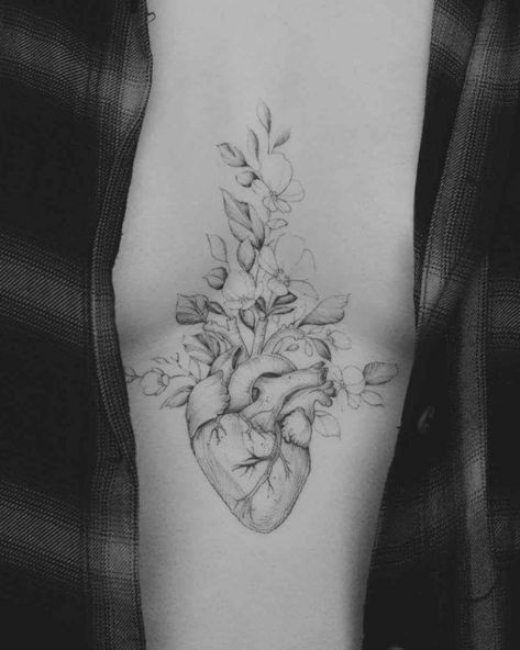 Real Heart Tattoos, Human Heart Tattoo, Realistic Heart Tattoo, Anatomical Tattoos, Anatomy Tattoo, Anatomical Heart Tattoo, Cool Chest Tattoos, Inspiration Tattoos, Chest Tattoos For Women