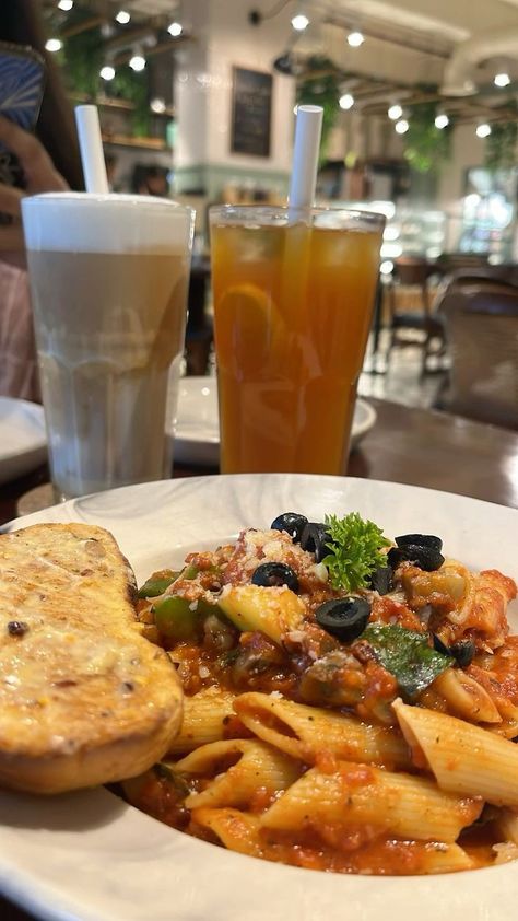 "Pasta la vista. Baby!" Kolkata Cafe Snap, Dinner Snap, Dinner Snapchat, Dinner Date Aesthetic, Lemon Iced Tea, Tomato Rasam, Veg Pizza, Foodie Instagram, Delicacy Food