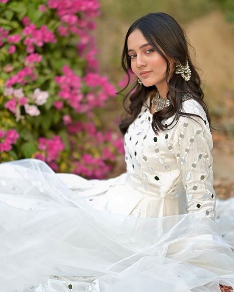 Rabia Faisal, White Dress, Flowers, White