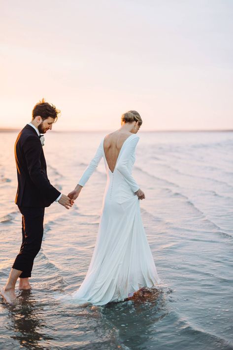 Minimalist post-wedding shoot surrounded by nature & water via Magnolia Rouge Wedding Money, Beach Wedding Photos, Couples Portraits, Luxury Wedding Venues, Nature Water, Coastal Wedding, Star Wedding, Post Wedding, Box Cake