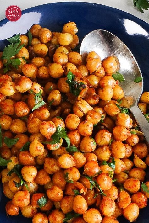 How to saute chickpeas Pan Fried Garbanzo Beans, How To Season Chickpeas, Cooked Garbanzo Beans, Golden Spice Chickpeas, Sauteed Garbanzo Beans, How To Cook Garbanzo Beans, Garbanzo Bean Recipe, Sauteed Chickpea Recipes, How To Cook Chickpeas