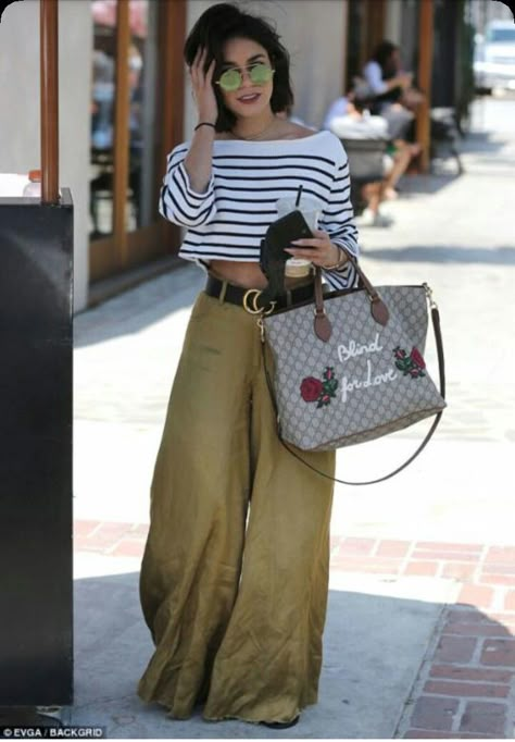 Street styles✨ Estilo Vanessa Hudgens, Vanessa Hudgens Style, Rok Outfit, Look Boho Chic, Mode Boho, Looks Street Style, Vanessa Hudgens, Mode Inspo, 가을 패션