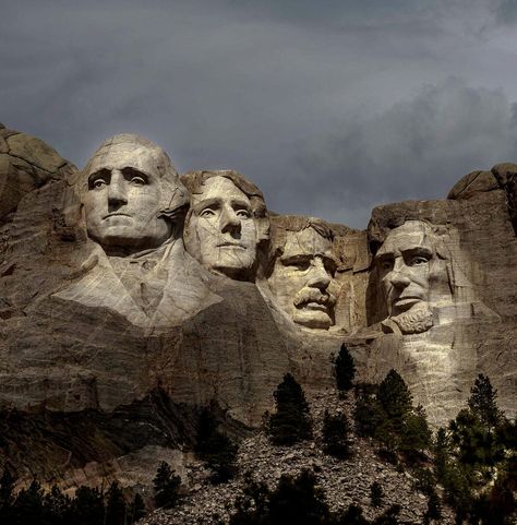 How Mount Rushmore Became Mount Rushmore - The New York Times The Legacies, Celebrity Wedding Photos, Evil Buildings, Sioux Tribe, Design Brand Identity, Graphic Design Company, Japanese Doll, Preschool At Home, American Presidents