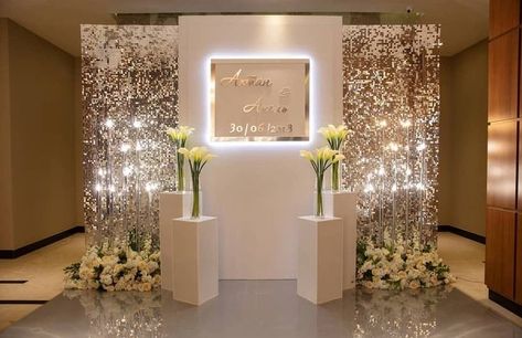 Pin by trudi on Dekowand | Wedding decor elegant, Diy wedding backdrop, Wedding backdrop decorations Flower Backdrop Wedding, Reception Backdrop, Boda Diy, Wedding Reception Backdrop, Wedding Concept, Diy Christmas Presents, Diy Wedding Backdrop, Wedding Backdrop Design, Wedding Backdrop Decorations