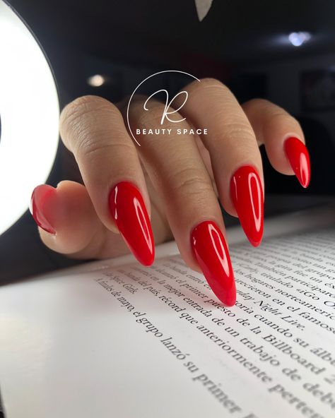 Red Acrylic Nails Almond, Red Nails Almond Shape, Red Almond Shaped Nails, Red Almond Nails, Almond Nails Red, Nails Almond Shape, Classy Almond Nails, Black Almond Nails, Red Aura