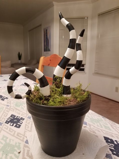 Beetlejuice halloween party 2017 Beetlejuice Plant Pot, Paper Mache Beetlejuice, Beetlejuice 1st Birthday, Diy Halloween Decorations Outdoor Beetlejuice, Beatle Juice Decoration, Beetle Juice Craft Ideas, Beetlejuice Inspired Decor, Beetlejuice Centerpiece Ideas, Tim Burton Halloween Decorations Diy