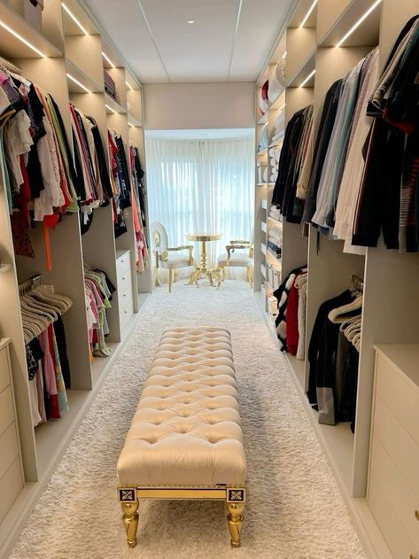 Couch In Closet, Luxury Walk In Closet Women, Walk In Closet Aesthetic, Classy Apartment Decor, Walk In Closet Inspiration, Huge Wardrobe, A Walk In Closet, Bedroom Ideas Farmhouse, Bedroom Ideas On A Budget