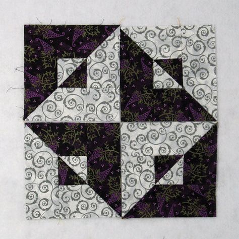 How to Create the Traditional Betty's Delight Quilt Block – fabric-406 Sliced Courthouse Steps Quilt, Mirage Quilt Pattern, Betty’s Delight Quilt Block, Easy Quilts That Look Difficult, Modern Quilt Blocks Patterns, 9 Patch Quilt Ideas Block Patterns, Quilting Designs For Squares, Quilting Blocks Patterns, Quilt Blocks Easy Free Pattern