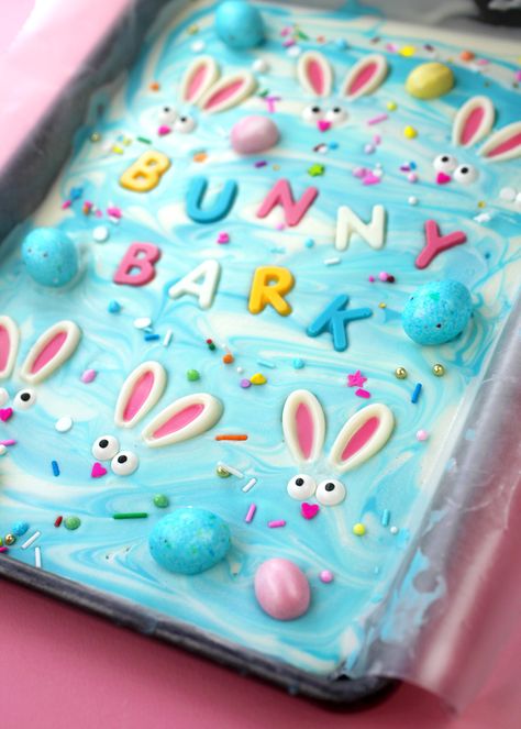 Bunny Bark, Godiva Truffles, Easter Cake Decorating, Custom Chocolate Bars, Cute Sweets, Candy Wafers, Easy Easter Treats, Homemade Chocolate Bars, Chocolate Slabs