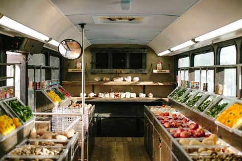 Produce Truck, Store On Wheels, Fruit Cart, Starting A Food Truck, Mobile Market, Produce Market, Zero Waste Store, Vegetable Stand, Grocery Store Design