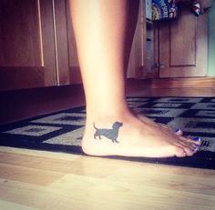 Daschund Tattoo, Dachshund Tattoos, Dog Tattoo Ideas, Dachshund Tattoo, Dog Memorial Tattoos, Finger Tattoo For Women, Star Tattoo Designs, Dachshund Art, Classy Tattoos