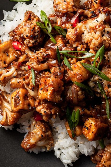 Black Pepper Tofu & Cauliflower - Crumbs & Caramel Tofu Sheet Pan, Tofu Cauliflower, Black Pepper Tofu, Vegetarian Inspiration, Pepper Tofu, Vegan Tofu, Tofu Dishes, Brown Sauce, Vegetarian Entrees