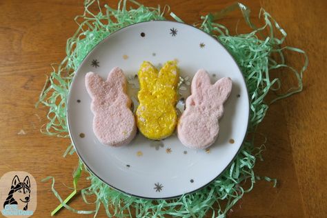 Dog Treats Baked, Easter Dog Treats, Dog Easter, How To Make Marshmallows, Marshmallow Peeps, Dog Biscuit Recipes, Dog Food Treats, Dog Biscuit, Pet Treat