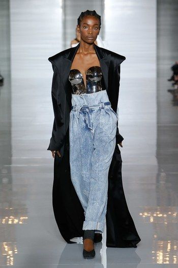 Balmain Ready To Wear, 2019 Outfits, Balmain Fashion, Look Jean, Moda Paris, Summer Fashion Trends, Fashion Show Collection, Summer 2019, Street Styles