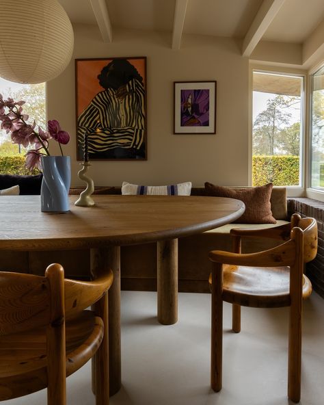 Projects - the family wanted a roomy dining area with lots of seating for dinners with friends. In the garden room, we created a custom bench with a large oak table and chairs to bring their vision to life 🌿 📸 @byimme Dinners With Friends, Oak Table And Chairs, The Garden Room, Instagram Projects, Custom Bench, Dining Table With Bench, Oak Table, Interior Inspo, Garden Room