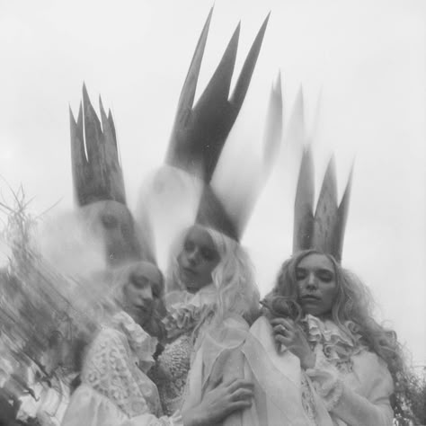 how we became generation witch | read | i-D Nona Limmen, Mystical World, Three Sisters, Jolie Photo, Design Visual, Photo Reference, Photography Inspo, Pose Reference, Photo Inspo