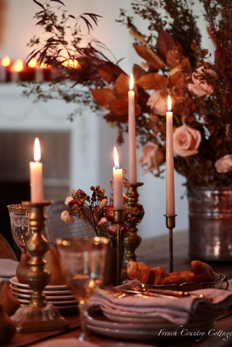 Cozy Candlelight, Future Decor, Thanksgiving 2023, French Vintage Decor, Shooting Inspiration, Autumn Decorating, Fall Decoration, Elegant Fall, French Country Cottage