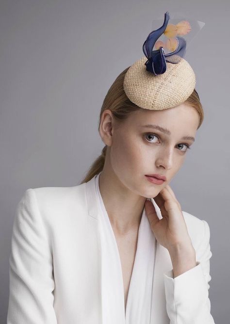 SophieBealeMillinery SS2016 Elegant Headpiece, Fascinator Hats Outfit, Hat Inspiration, Head Decoration, Kentucky Derby Fascinator, Kinds Of Hats, Ladies Hats, Flapper Hat, Elegant Hats