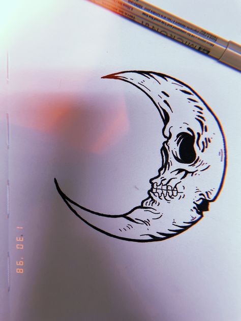 Moon Skull Drawing, Creepy Moon Drawing, Moon Skeleton, Halloween Sketches, Moon Sketch, Moon Skull, Skull Moon, Saturn Tattoo, Skeleton Body