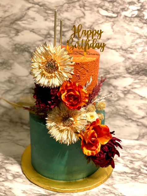 Fall Birthday Themes For Women, Fall Birthday Cake For Women, 60th Birthday Celebration Ideas, Dark Cakes, Fall Theme Cakes, Fall Birthday Cake, Fall Birthday Decorations, 2 Tier Birthday Cake, Fall Themed Wedding Cakes