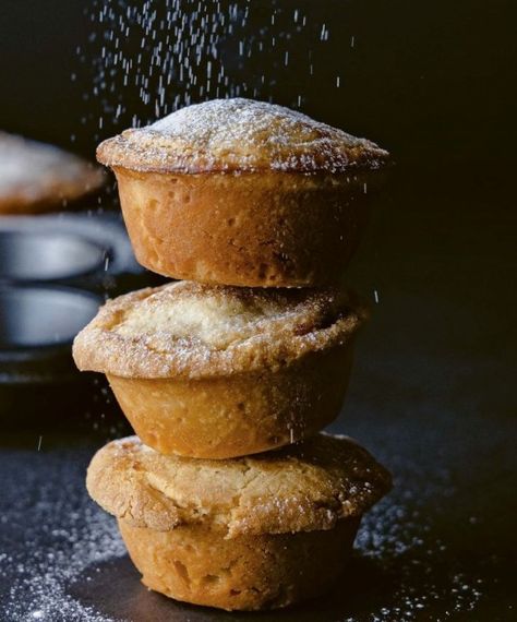 The only mince pie recipe you need Mincemeat Recipe, Mince Pie Recipe, Great British Food, Mince Pies Christmas, Festive Baking, Mince Pie, Serving Wine, Borough Market, Muffin Tray