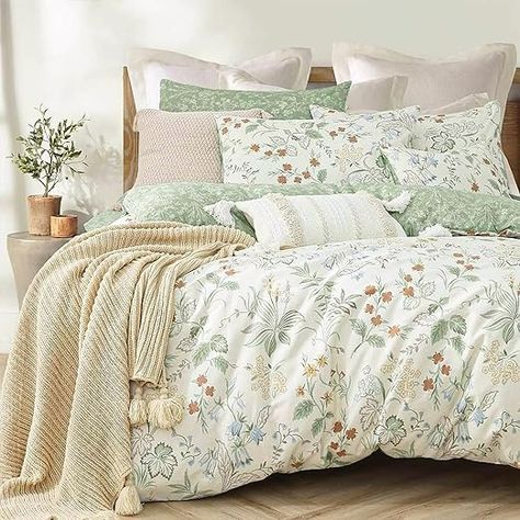 Amazon.com: ALEISSEL Natural Cotton 3pcs Botanical Comforter Sets Queen Size-Green Comforter with Luxurious Tan & Gray Leaves on White, Reversible Lightweight Floral Bedding Sets(Full/Queen) : Home & Kitchen Red Blue Flowers, Modern Duvet, Green Comforter, Cotton Comforter Set, Floral Bedding Sets, Green Duvet, Green Duvet Covers, Lightweight Bedding, King Duvet Cover Sets