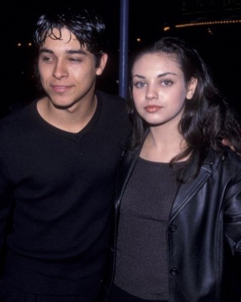 Jackie And Fez, Mila Kunis 70s Show, Mila Kunis Tumblr, Fez That 70s Show, Kunis Mila, Aston Kutcher, The 70s Show, 60’s Aesthetic, Los 70s