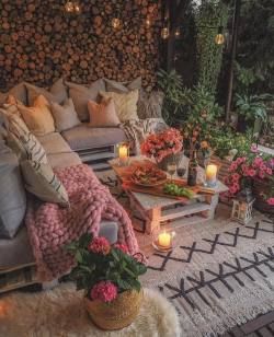 My inner landscape Tiny Patio, Vertikal Garden, Small Apartment Balcony Ideas, Summer Outdoor Decor, Spending Time Outside, Luxurious Apartment, Balcony Ideas Indian, Patio Decor Ideas, Balcony Ideas Apartment Outdoor