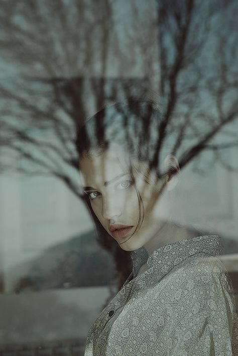 The Most Amazing Fine Art Portrait Photography By Alessio Albi Window Photography, Through A Window, Fine Art Portrait Photography, Robert Mapplethorpe, Photographie Portrait Inspiration, Fine Art Portraits, Female Portraits, Charles Bukowski, Foto Art