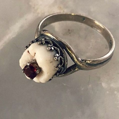 Pirate Ring, Tooth Ring, Weird Jewelry, Teeth Jewelry, Dope Jewelry, Funky Jewelry, Pretty Rings, Jewelry Inspo, Look At You