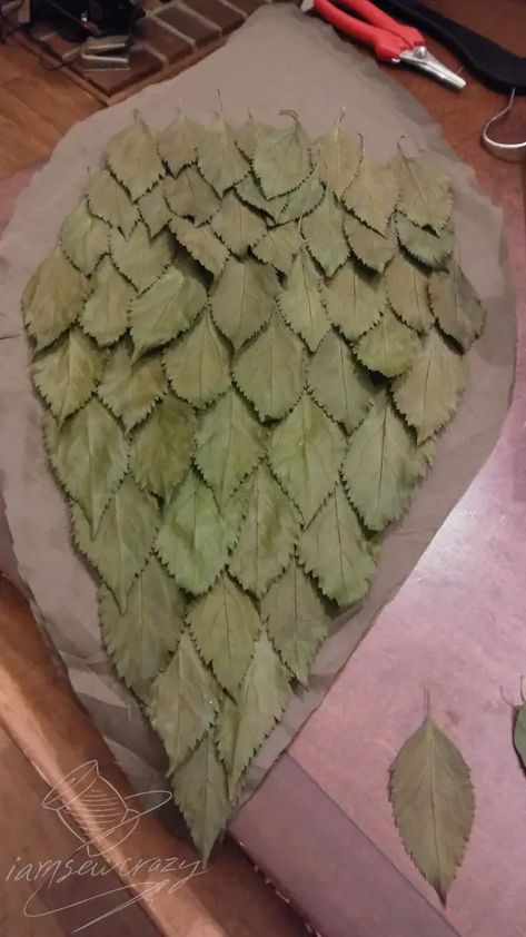 Forest Princess Costume, Fairy Forest Costume, Magical Forest Costume, Forest Costume Diy, Cosplay Fairy Costume, Forest Elves Costumes, Fairy Cape Diy, Ren Faire Costume Fairy Diy, Tinker Fairy Costume