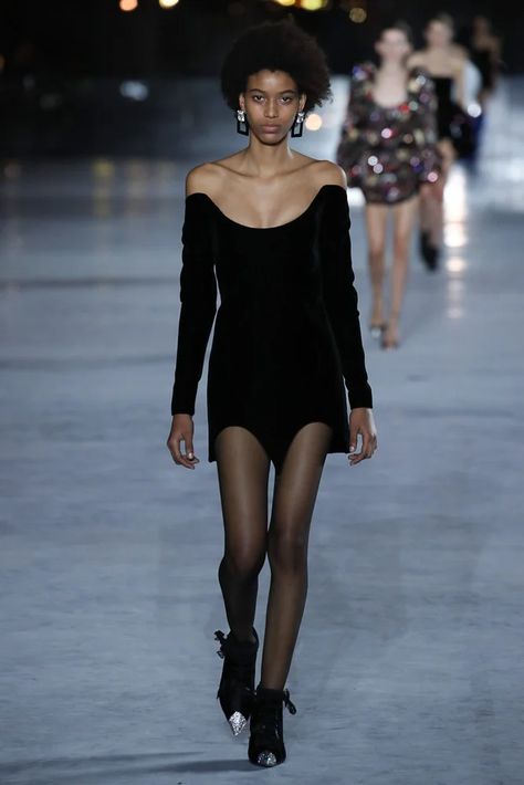 Ysl Runway, Saint Laurent Dress, Vogue British, St Laurent, Knee Highs, Cyberpunk Fashion, Anthony Vaccarello, Total Black, Fashion Aesthetics