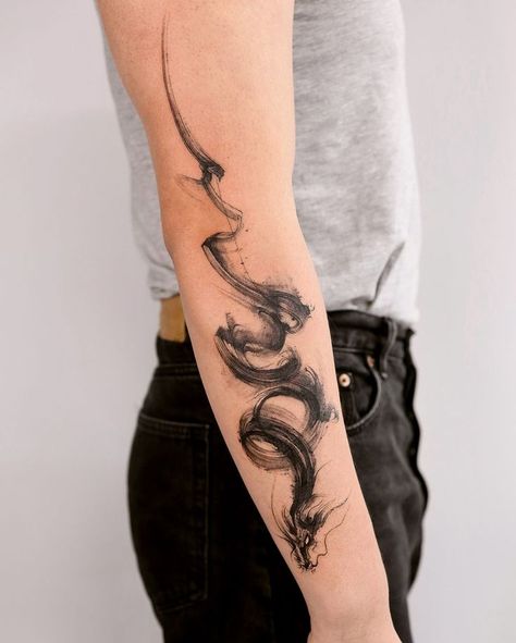 Dragon Tattoo Simple Armband Tattoo, Types Of Tattoos, Tattoo Special, Dragon Tattoo Back, Dragon Tattoo Sketch, Dragon Tattoo Ideas, Dragon Tattoos For Men, Tattoo Catalog, Mystical Tattoos