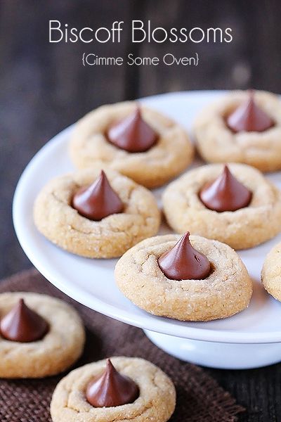 Biscoff Blossoms {Gimme Some Oven} Thumbprint Cookies Hershey Kiss, Hershey Kisses Recipes, Kiss Cookie Recipe, Biscoff Recipes, Biscoff Cookie Butter, Simple Sugar, Kiss Cookies, Blossom Cookies, Biscoff Cookies