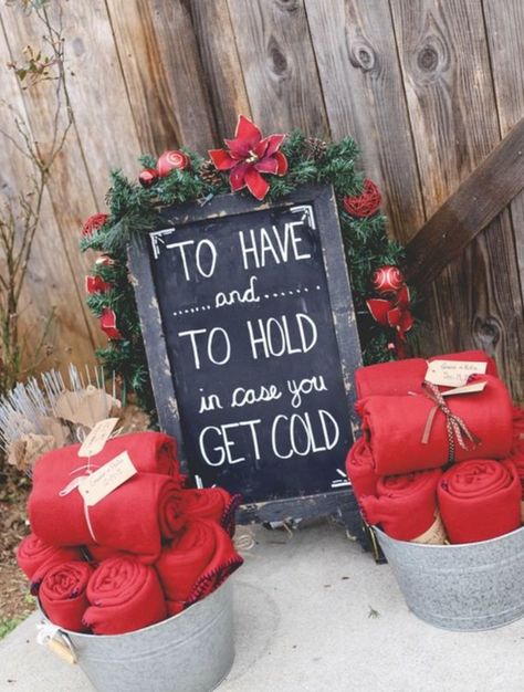 Rehearsal Dinner Christmas Theme, Wedding Dresses December, Christmas Country Wedding Ideas, December Wedding Food Ideas, Country Christmas Wedding Ideas, Christmas Micro Wedding, Red And Green Winter Wedding, Rustic Christmas Wedding Decor, Christmas Wedding Bridal Party