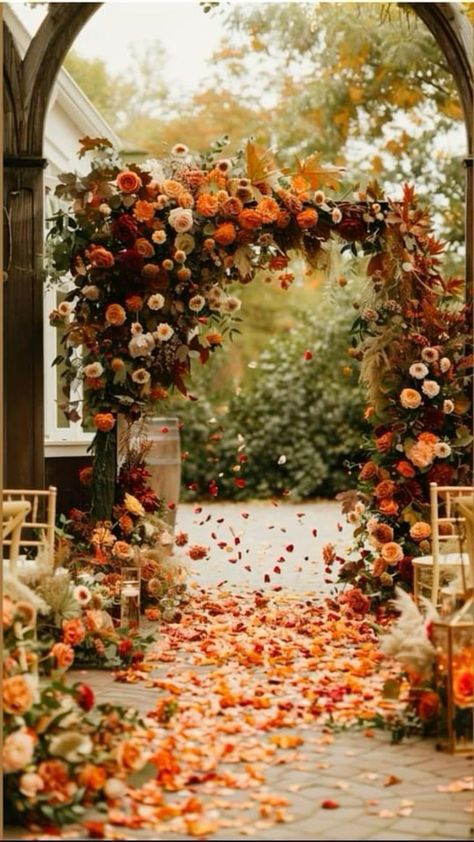 Fall Wedding Location Ideas, Wedding Aisle Fall, Fall Wedding Arches Outdoor, Jesenja Dekoracija, Funky Farmhouse, Fall Wedding Arches, Fall Wedding Color Palette, Forest Theme Wedding, Pumpkin Wedding