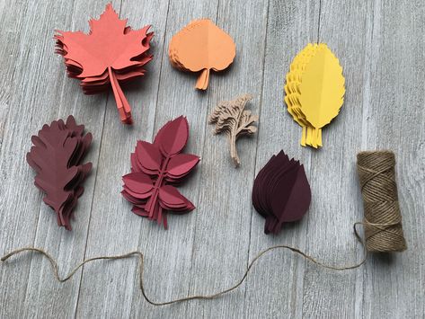 Paper Leaf Wreath, Company Paper, Fall Leaf Garland, Leaves Wreath, Autumn Paper, Paper Scrapbook, Paper Leaves, Wreaths And Garlands, Fall Leaf