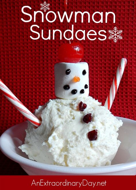 Looking for a no-bake sweet treat for the holidays that adults and kids alike would love? Look no longer... these snowman sundaes are sure to please! Creative Christmas Food, Treats For Christmas, Christmas Ice Cream, Winter Snack, Christmas Sweet Treats, Christmas Food Treats, Ice Cream Sundaes, Easy Sweets, Easy Christmas Treats