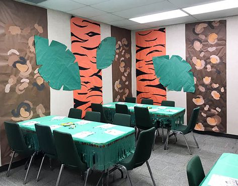 Wild About Jesus Vbs, Wild Live Vbs 2024, Vbs Safari Theme, Safari Vbs Decorations, Jungle Hallway, School Decorating Ideas, Wildlive Vbs, Safari Classroom Decor, In The Wild Vbs