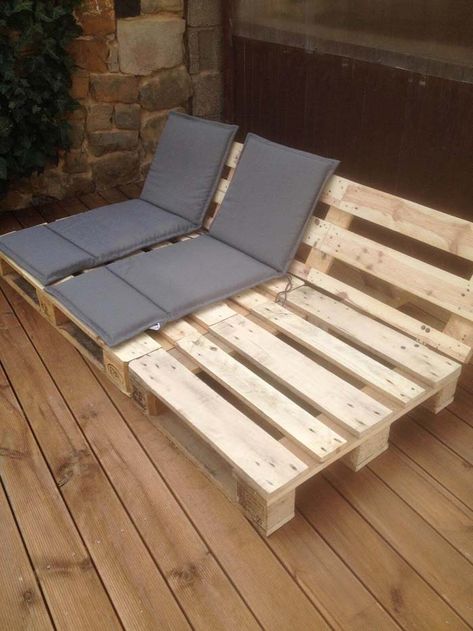 25 Amazing Outdoor Pallet Furniture Ideas For The Best Summer Days | Decor Home Ideas Kursi Outdoor, Pallet Garden Furniture, Pallet Patio, Wooden Pallet Furniture, Pallet Decor, Pallet Outdoor, Diy Garden Furniture, Pallet Garden, Pallets Garden