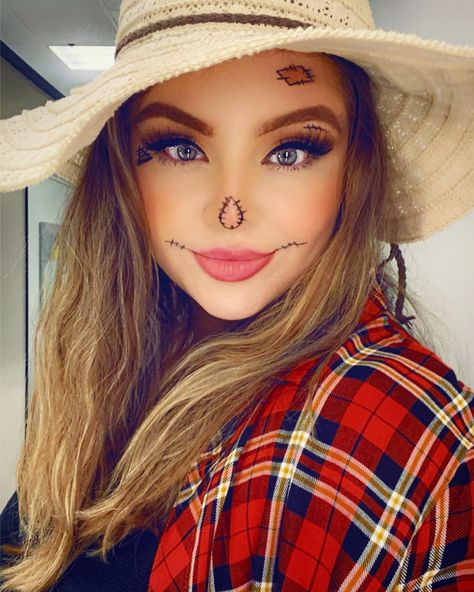 Last Minute Scarecrow Costume, Easy Scarecrow Face Paint, Easy Halloween Costumes For Women Last Minute Simple Ideas, Cute Scarecrow Makeup For Women, Scarecrow Hairstyles, Scarecrow Hair Ideas, Easy Halloween Scarecrow Makeup, Easy Scarecrow Makeup Last Minute, Easy Scarecrow Makeup Tutorial