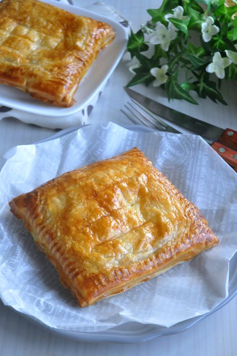 Tuna Puff, Puff Pastry Dinner, Recipe With Puff Pastry, Puff Pastry Recipes Dinner, Baked Tuna, Puff Pastry Recipes Savory, Puff Pastries, Canned Tuna, Pastry Recipe