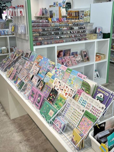 Stationery Store Design, Pet Station, South Korea Photography, Fair Booth, Cute Store, Stationary Store, Hobonichi Planner, Stationary Shop, Bulletin Journal Ideas