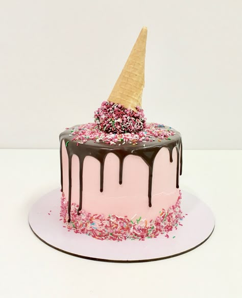 Birthday Cake For 8 Year Girl, Pink Ice Cream Cake, 12 Birthday Cake, Birthday Cake Ideas For Men, Third Birthday Party Ideas, Cake Ideas For Men, 4 Birthday Party, Barbie Doll Birthday Cake, Alphabet Cake