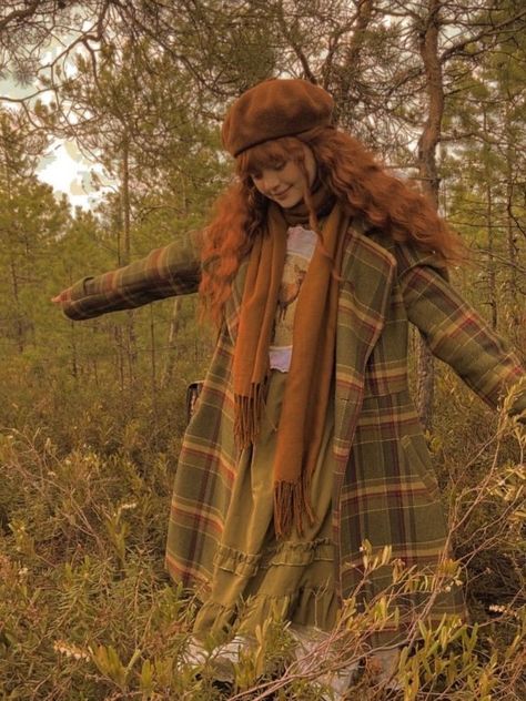 Mori Kei Accessories, Cottage Core Fall Outfits, Cabincore Fashion, Dark Cottagecore Outfits, Cottagecore Winter Outfits, Autumn Lockscreen, Cottage Core Fall, Light Academia Outfit, Cottage Core Outfit