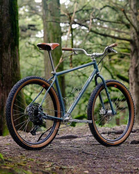 Bicycle Repair, Mountain Bikes, Commuter Bike Style, Cycling Inspiration, Vintage Mountain Bike, Hardtail Mountain Bike, Vintage Bmx Bikes, Off Road Bikes, Urban Bicycle