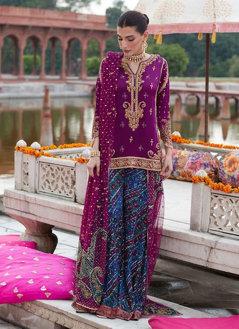 Farah Talib Aziz Formal, Baraat Outfit, Angharka Style, Desi Suits, Deepika Padukone Dresses, Silk Sharara, Farah Talib Aziz, Mehndi Dresses, Pakistani Formal Dresses