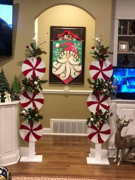 Gingerbread Christmas Decor, Peppermint Christmas, Wooden Christmas Decorations, Christmas Decoration Ideas, Christmas Themes Decorations, Christmas Tree Inspiration, Christmas Decorations Diy Outdoor, Diy Christmas Decorations Easy, Office Christmas Decorations